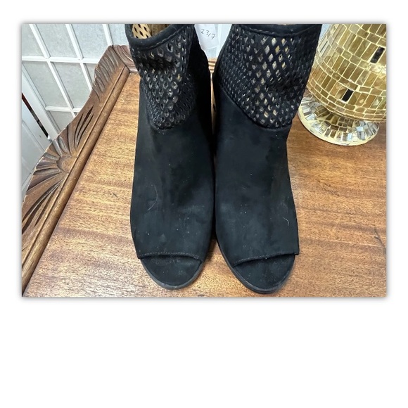 Report, Woman’s, booties, Black,Open toes,Size 7.: - Picture 3 of 9
